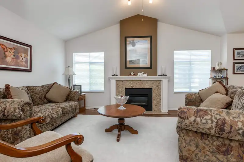 101 19649 53 AVENUE - photo 4 of 28