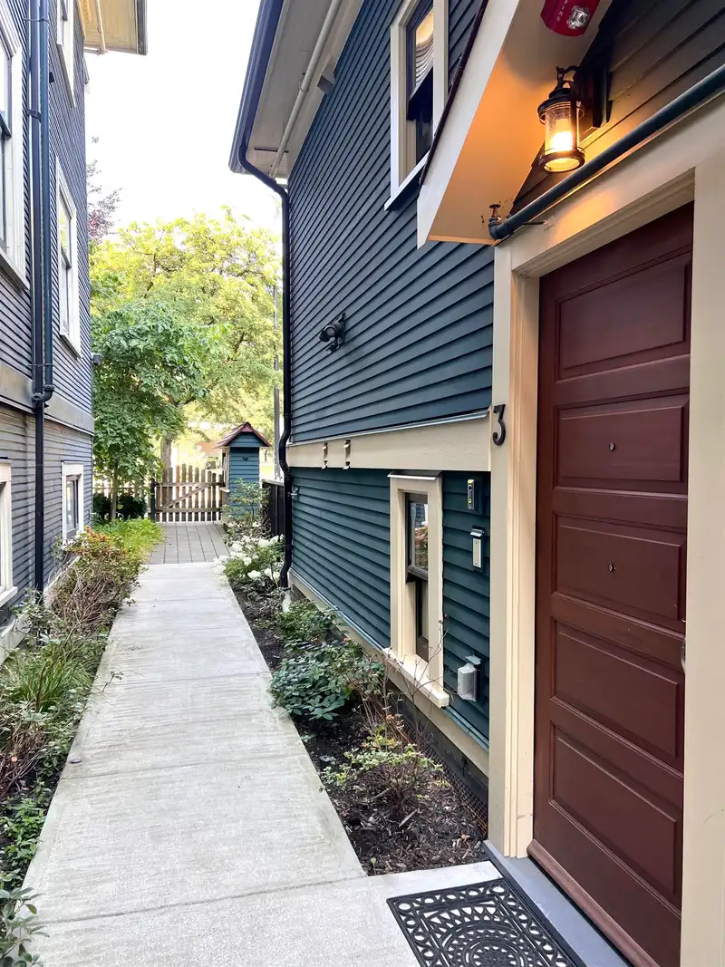 3 1150 COMOX STREET - photo 3 of 23