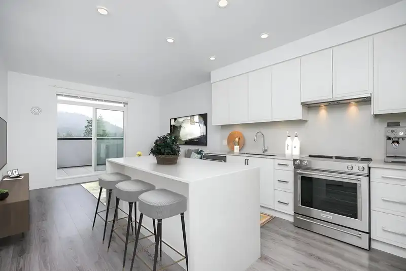 507 700 CLARKE ROAD - photo 2 of 40