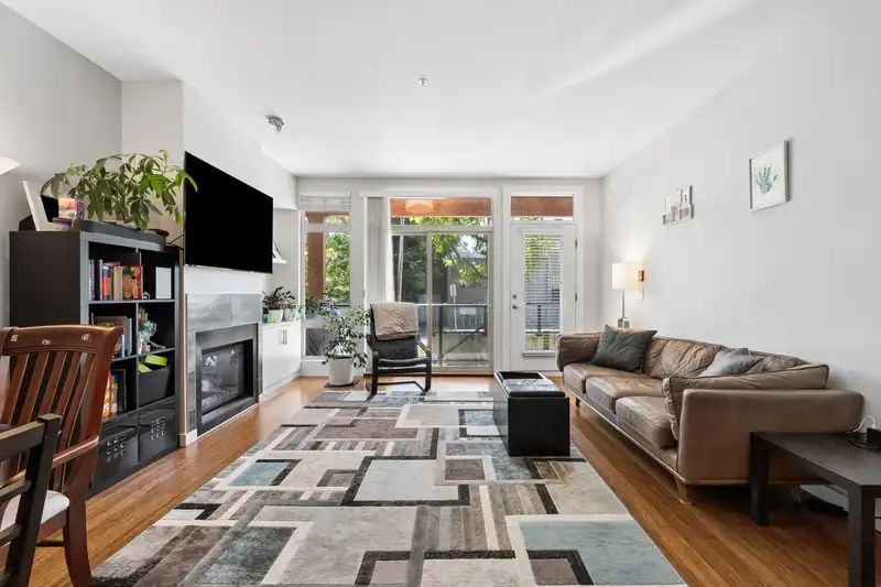 1 6233 LONDON ROAD - photo 4 of 35
