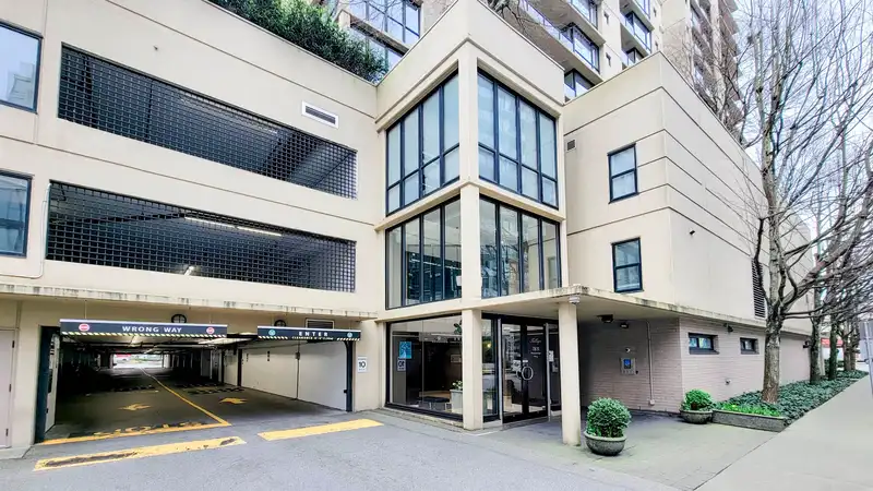 1204 7831 WESTMINSTER HIGHWAY - photo 2 of 39