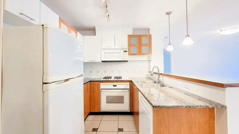 1204 7831 WESTMINSTER HIGHWAY - photo 3 of 39