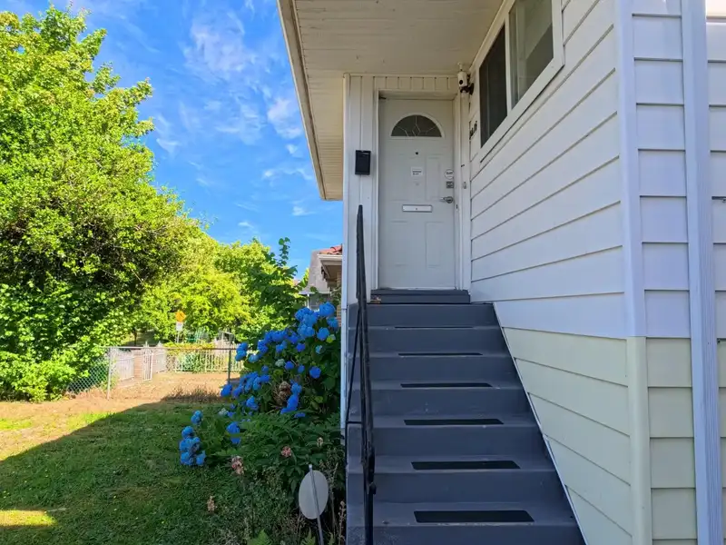 3416 MONMOUTH AVENUE - photo 4 of 35