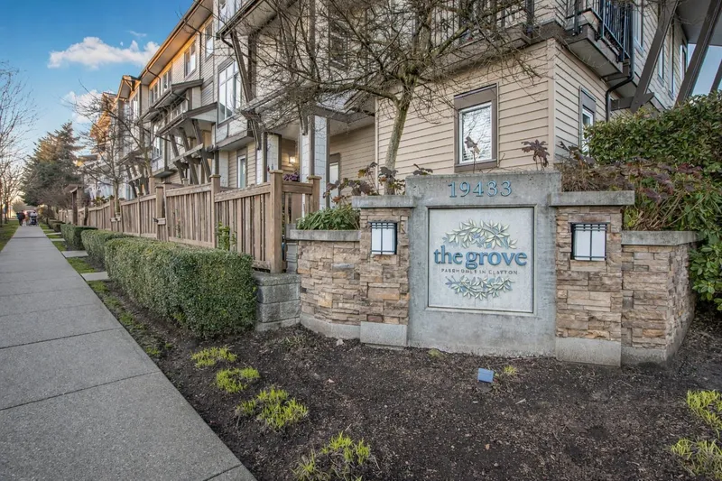 98 19433 68 AVENUE - photo 1 of 25