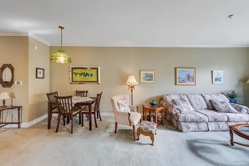 315 2985 PRINCESS CRESCENT - photo 4 of 25