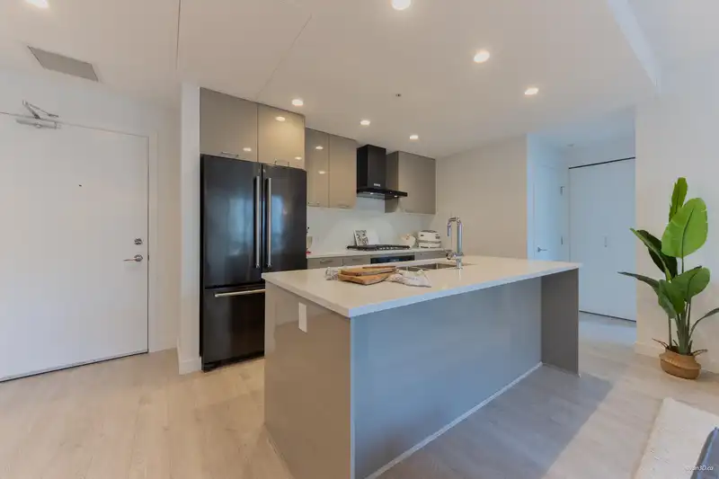 406 3581 ROSS DRIVE - photo 2 of 29