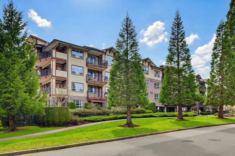 202 16068 83 AVENUE - photo 2 of 25