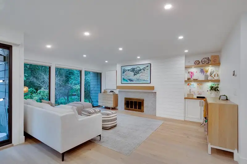 2159 MCMULLEN AVENUE - photo 2 of 40