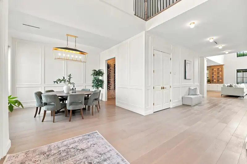 4509 SOUTHRIDGE CRESCENT - photo 4 of 40