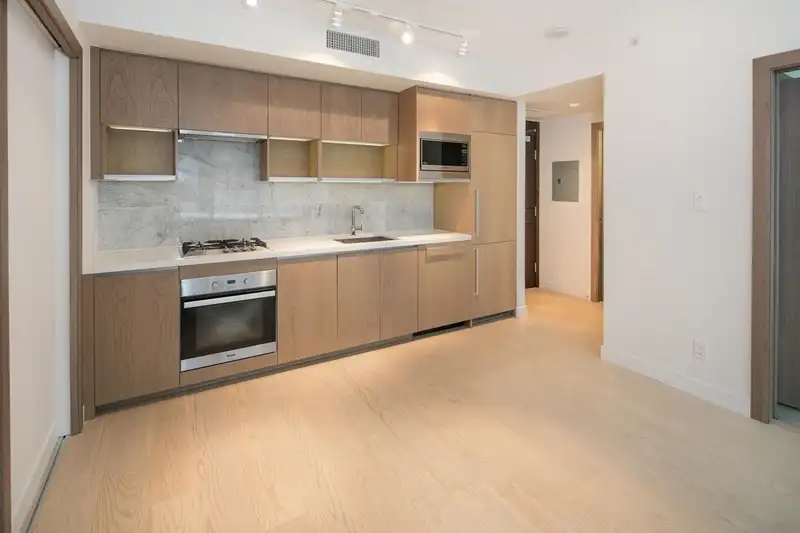 802 68 SMITHE STREET - photo 3 of 19