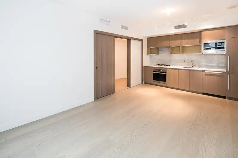 802 68 SMITHE STREET - photo 4 of 19