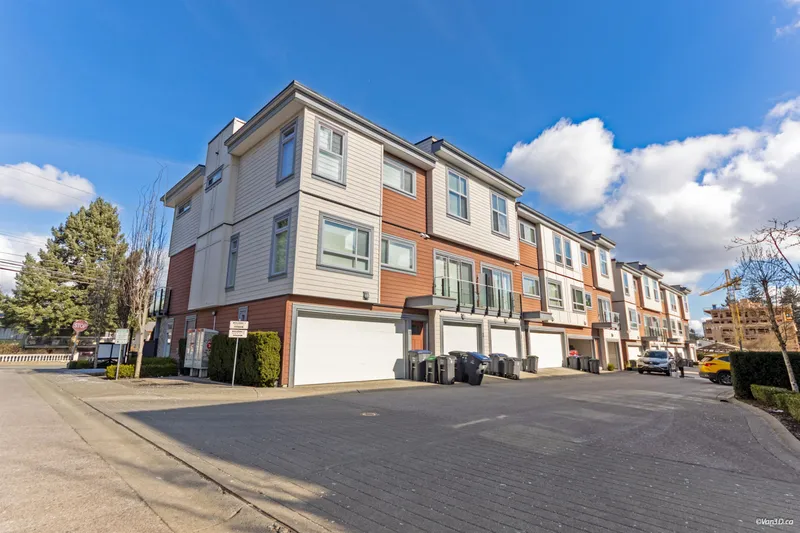 2 13328 96 AVENUE - photo 3 of 25