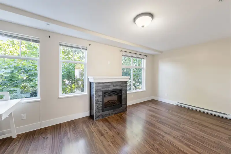 83 15833 26 AVENUE - photo 4 of 34
