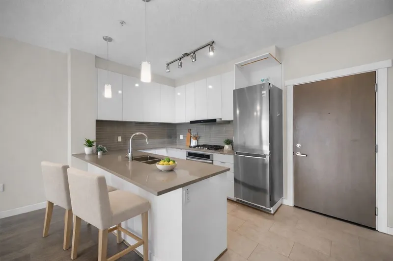 603 9399 ALEXANDRA ROAD - photo 1 of 25