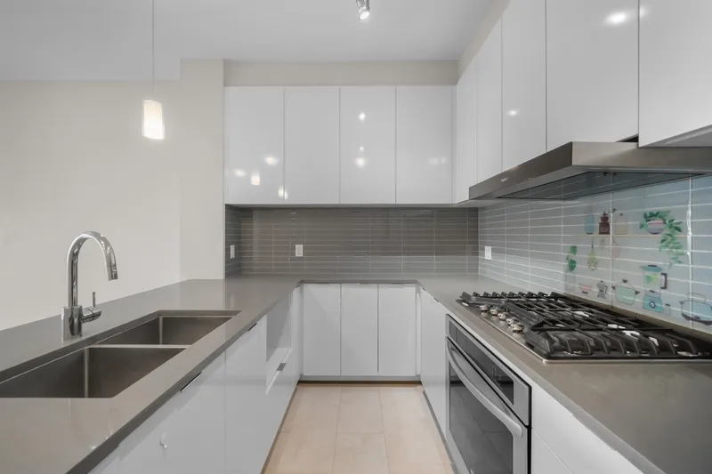 603 9399 ALEXANDRA ROAD - photo 4 of 25