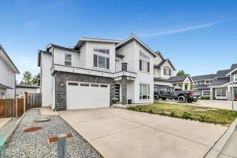 33131 BENEDICT BOULEVARD - photo 1 of 39