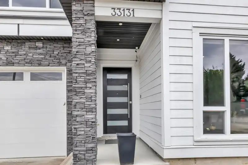 33131 BENEDICT BOULEVARD - photo 3 of 39