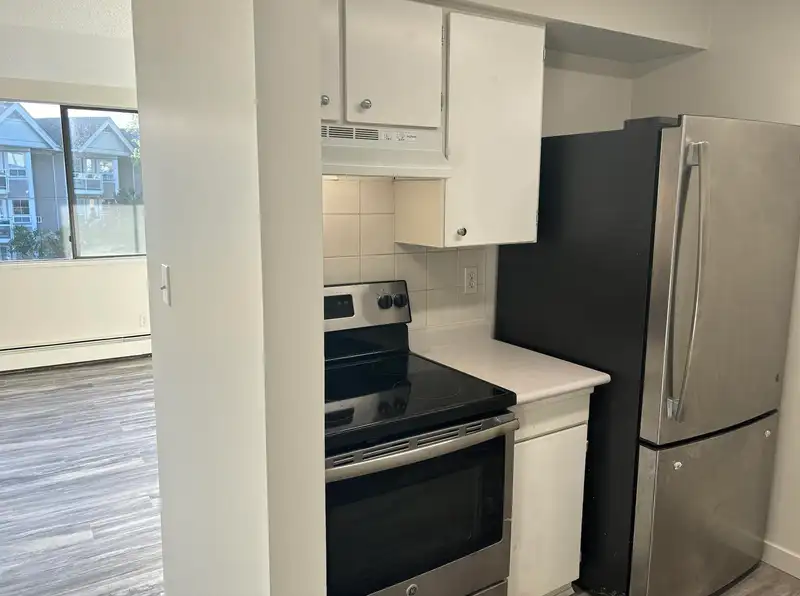 13 17700 60 AVENUE - photo 4 of 14