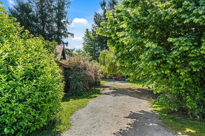 41582 NICOMEN ISLAND TRUNK ROAD - photo 2 of 27
