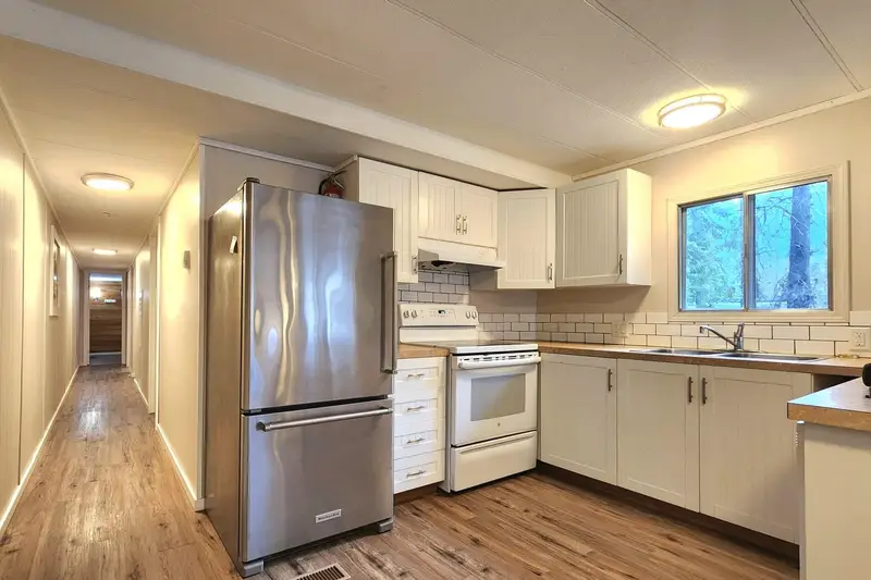 9304 UPPER LILLOOET RIVER FSR - photo 4 of 25