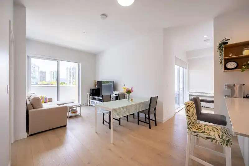 301 6000 MCKAY AVENUE - photo 3 of 40