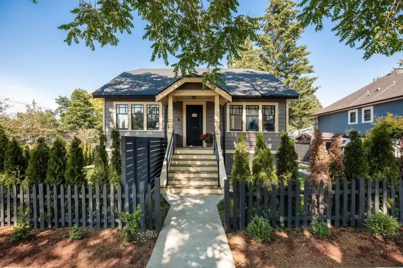631 SECOND STREET - photo 1 of 29