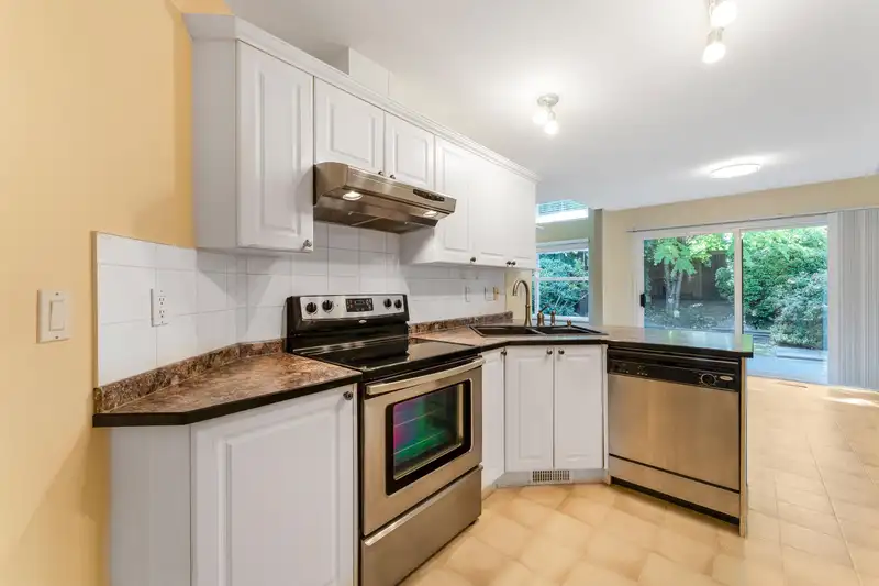 33 8111 160 STREET - photo 2 of 38