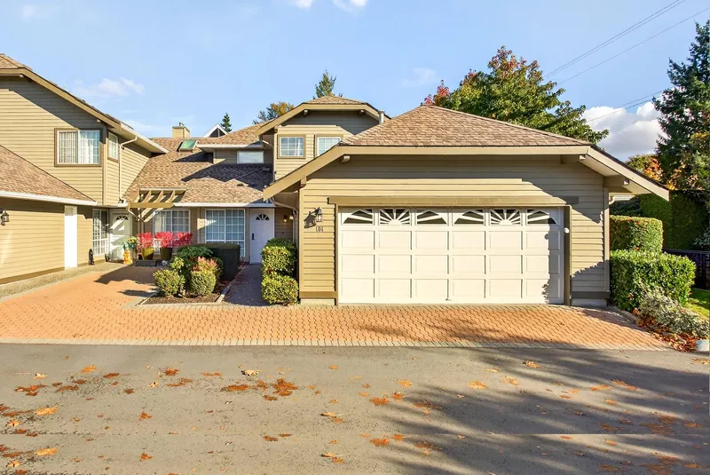 101 16275 15 AVENUE - photo 2 of 25