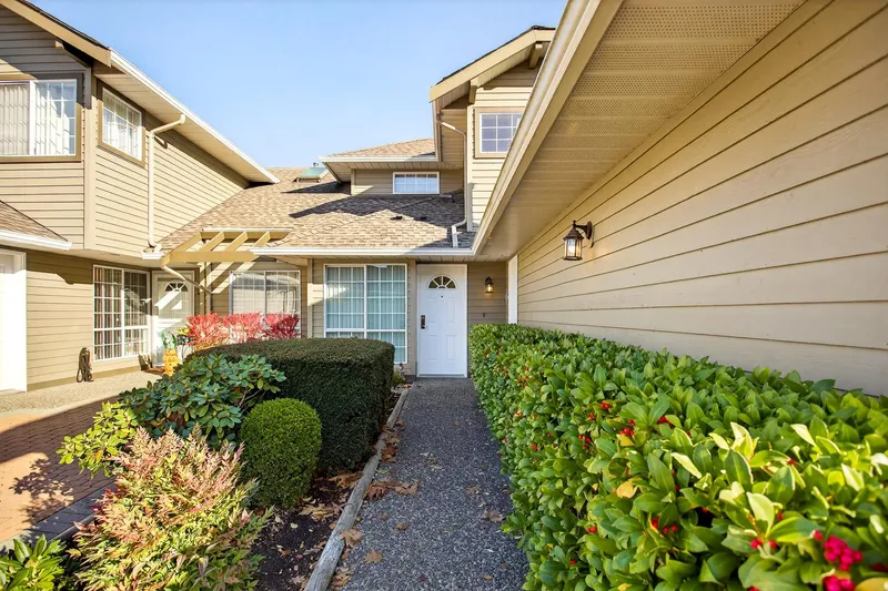 101 16275 15 AVENUE - photo 4 of 25