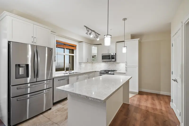 412 20376 86 AVENUE - photo 3 of 25