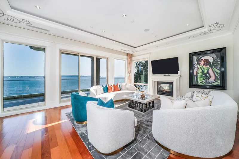 3008 PROCTER AVENUE - photo 4 of 25