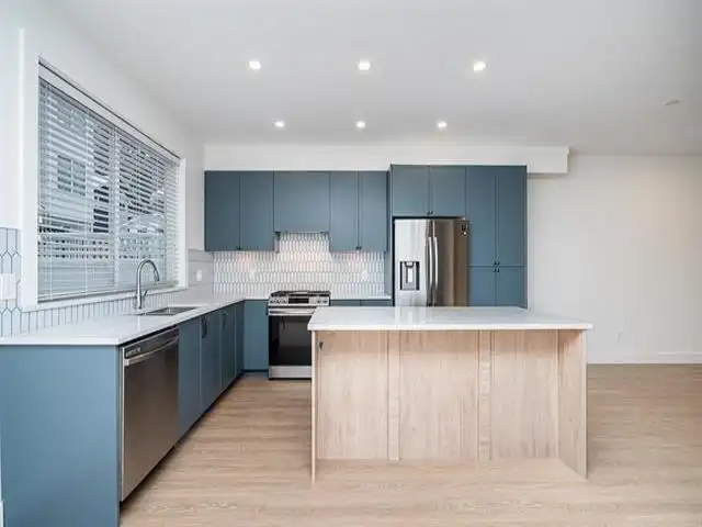 32 14355 62 AVENUE - photo 1 of 16