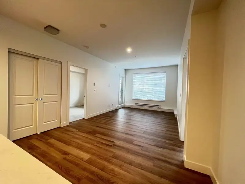 B206 20487 65 AVENUE - photo 3 of 18