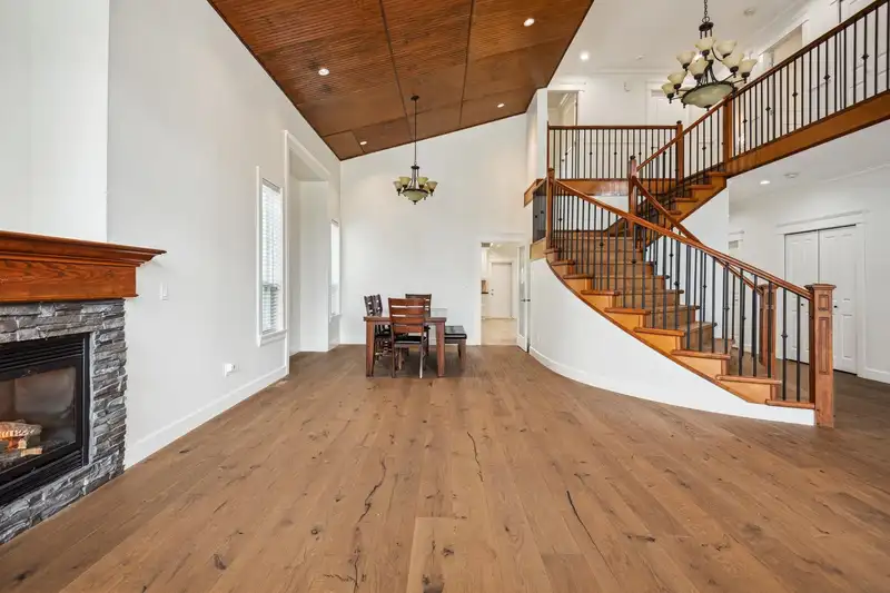 20307 98A AVENUE - photo 3 of 40