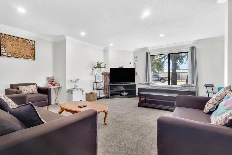 101 13291 70B AVENUE - photo 3 of 25