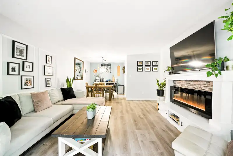 212 1955 WOODWAY PLACE - photo 1 of 39