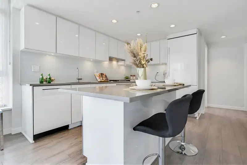 1908 2388 MADISON AVENUE - photo 3 of 39