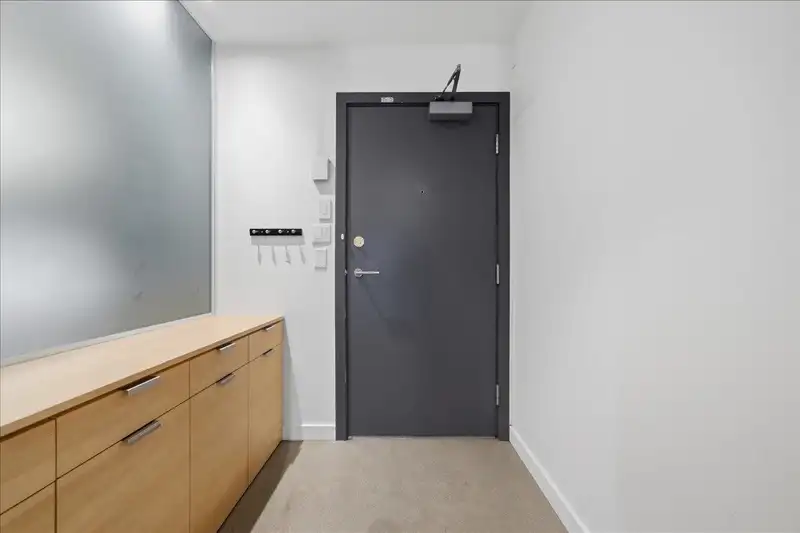 605 53 W HASTINGS STREET - photo 3 of 37
