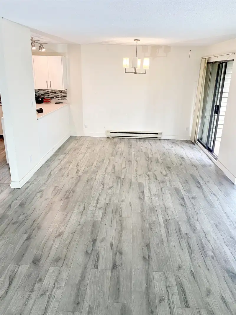 203 7064 133B STREET - photo 3 of 18