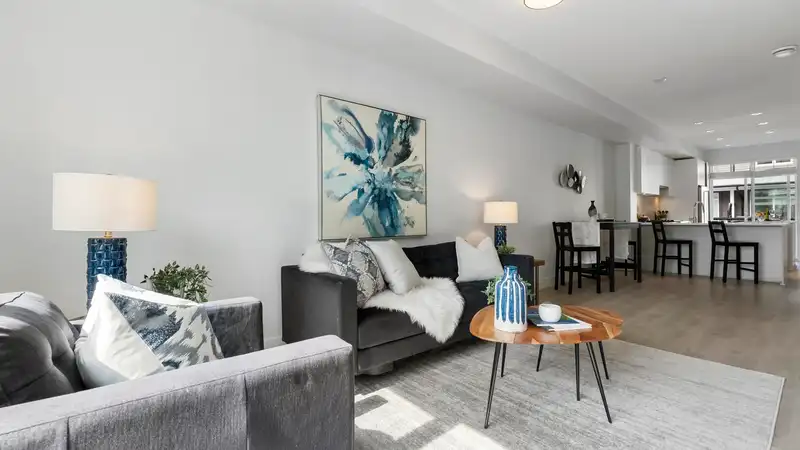21 2070 OAK MEADOWS DRIVE - photo 4 of 34