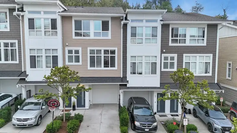 22 24108 104 AVENUE - photo 1 of 40