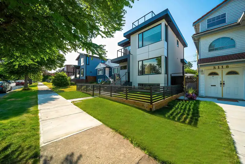 3126 E 17TH AVENUE - photo 3 of 24