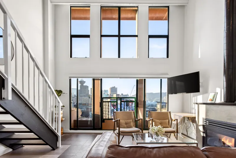 805 22 E CORDOVA STREET - photo 1 of 25