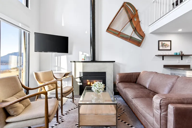 805 22 E CORDOVA STREET - photo 3 of 25