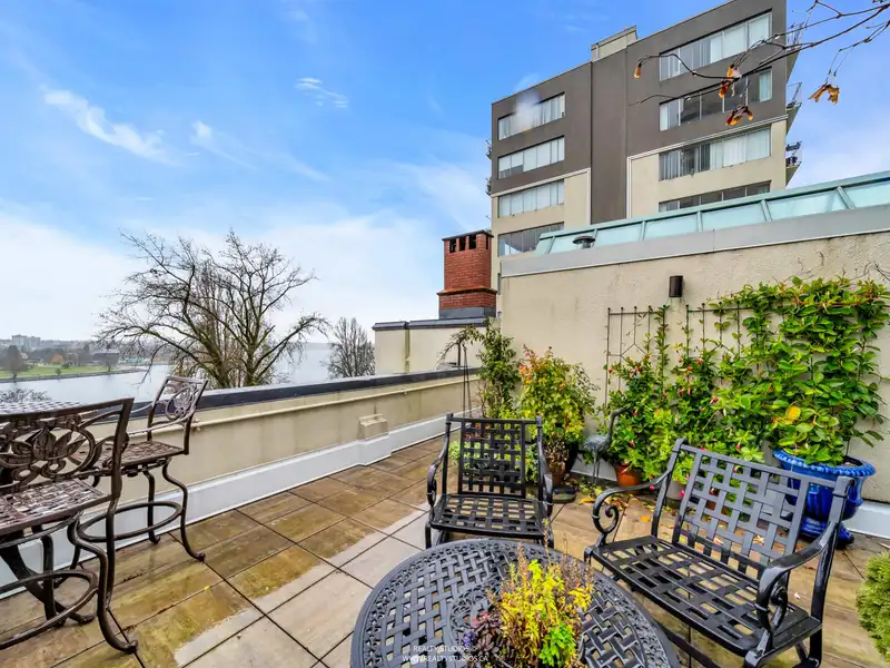 302 1311 BEACH AVENUE - photo 1 of 32