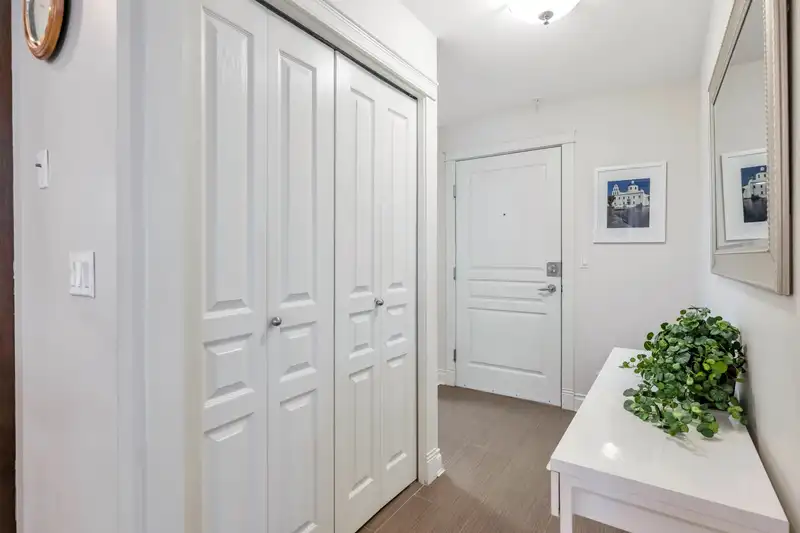 306 15357 17A AVENUE - photo 4 of 34
