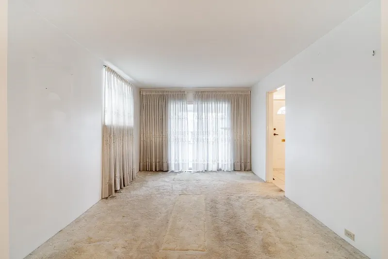 2604 E 19TH AVENUE - photo 4 of 25