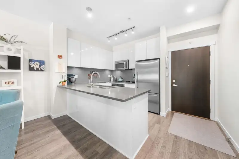 108 2665 MOUNTAIN HIGHWAY - photo 4 of 28