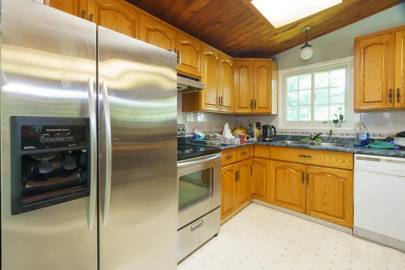 8086 CEDAR STREET - photo 4 of 25