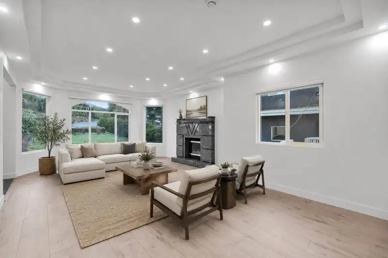 6998 FIELDING COURT - photo 4 of 40